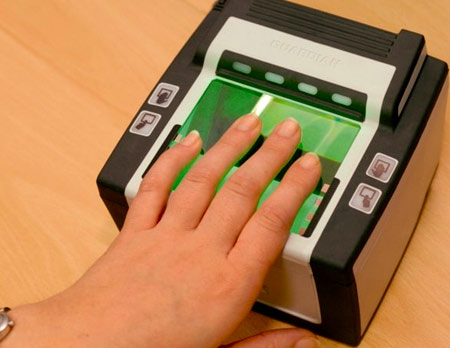 сканирование отпечатков пальцев
