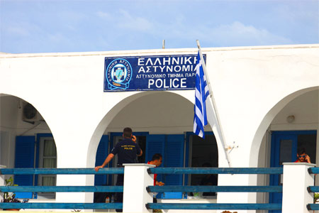 полиция в Греции
