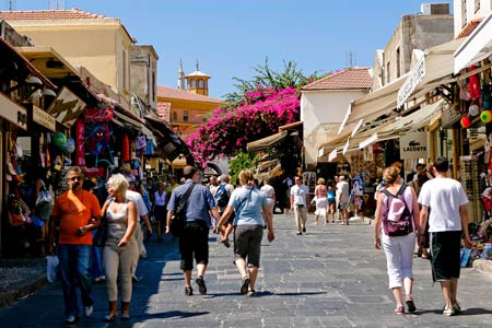 туристы в Греции