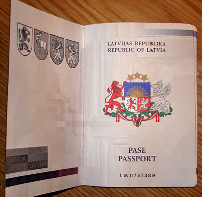 Латвийский паспорт 