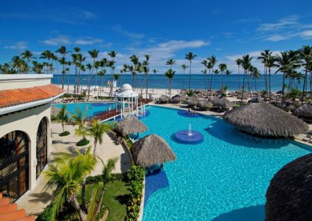 Доминиканская Республика - это склонившиеся над уединенными пляжами кокосовые пальмы, чистейшее Карибское море и отличный дайвинг.