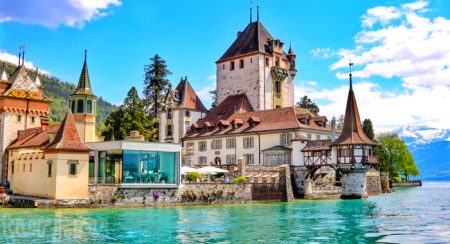 Швейцария, Тун: величественный замок Оберхофен на Тунском озере