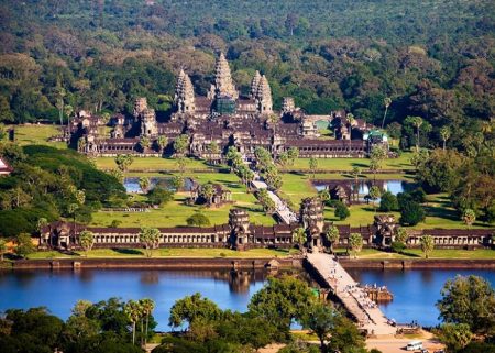 старинный культурный памятник - Ангкор