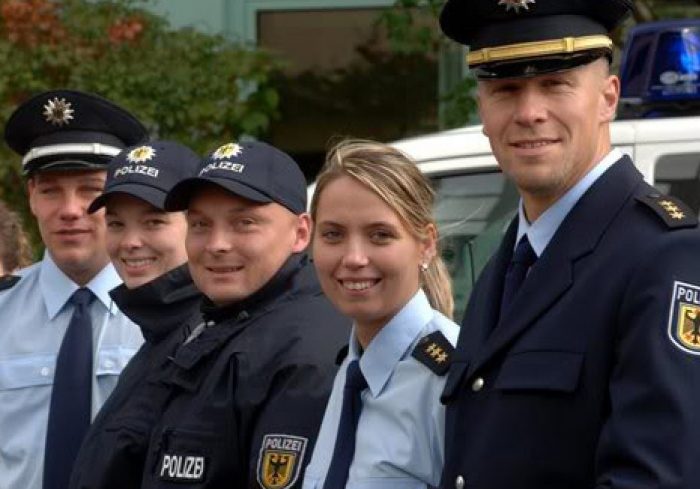 полицейские в Германии
