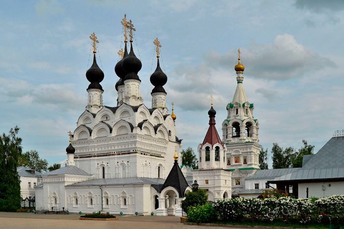 Куда поехать на Пасху в России и за границу () Куда поехать на Пасху в России и за границу