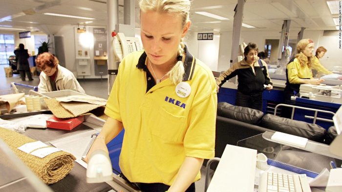 Кассир IKEA