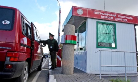 Проверка документов на границе Беларуси 