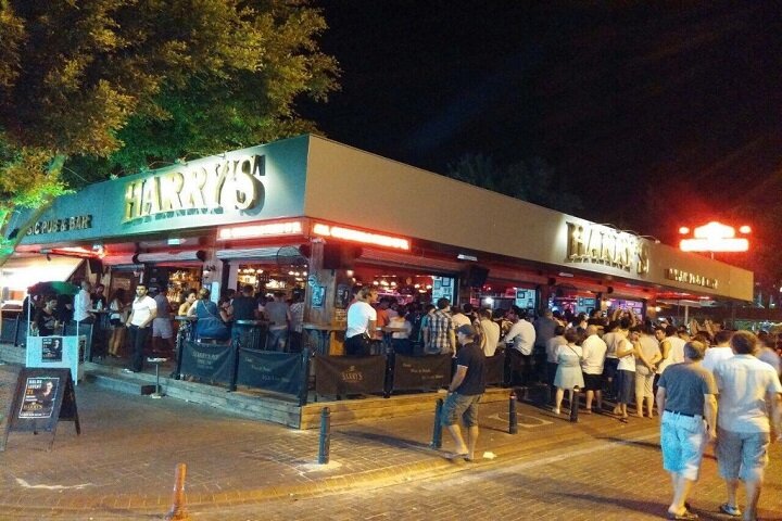 Harry’s Pub