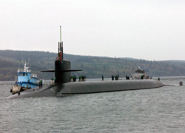 подводная лодка с экипажем