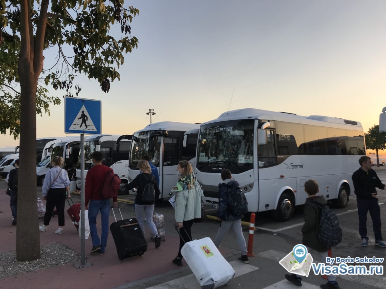 автобусы для туристов в аэропорту в Турции